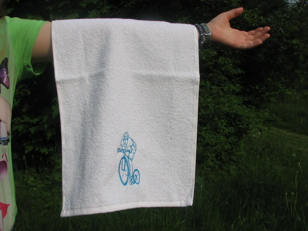 Koloběžkářův froté ručník malý, žlutý, černá výšivka